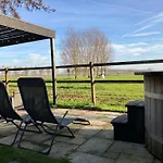 Vakantiehuisje M&M Airconditioning Sauna Hottub Private Garden