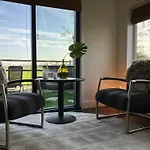 Vakantiehuisje M&M Airconditioning Sauna Hottub Private Garden