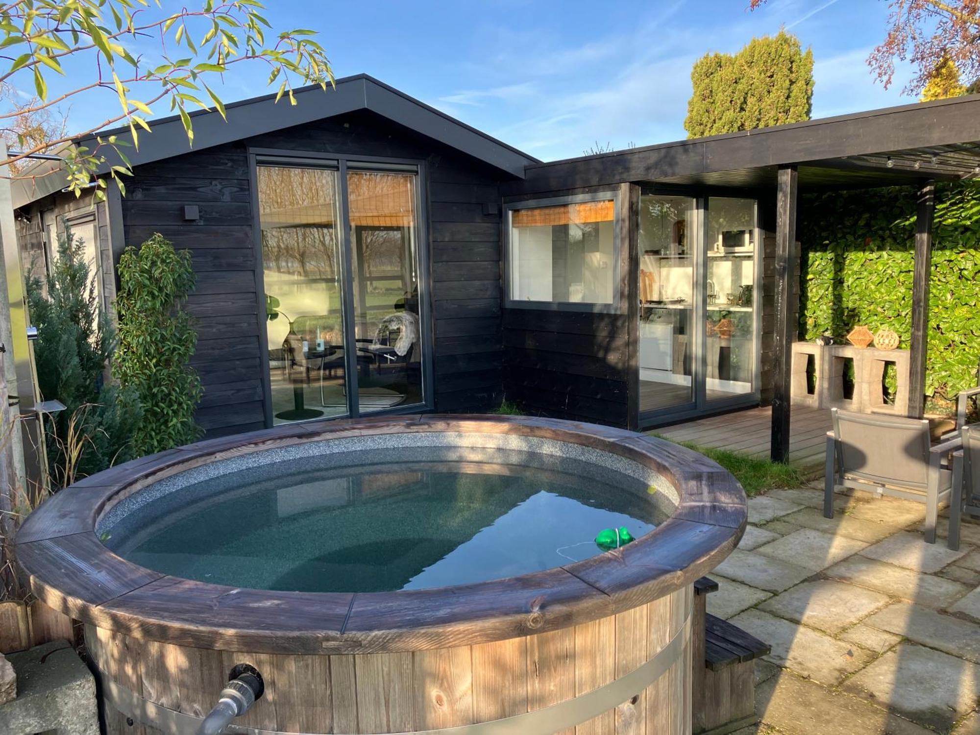 M&m Airconditioning Sauna Hottub Private Garden Vakantiehuis *